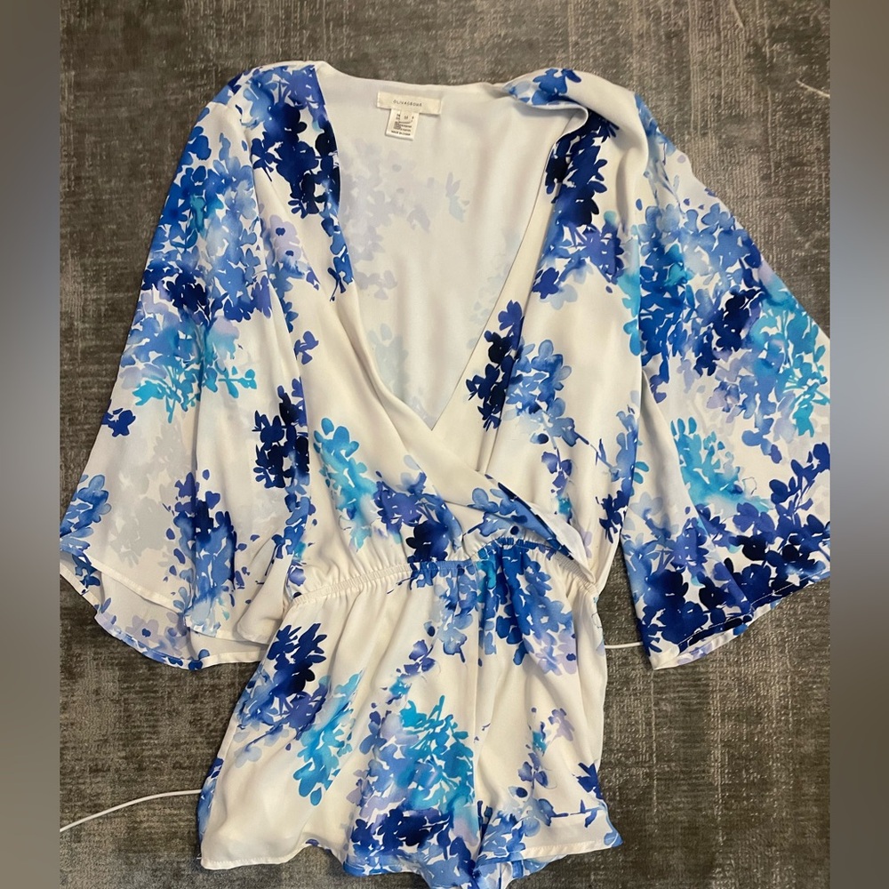 medium floral romper (fits like small)